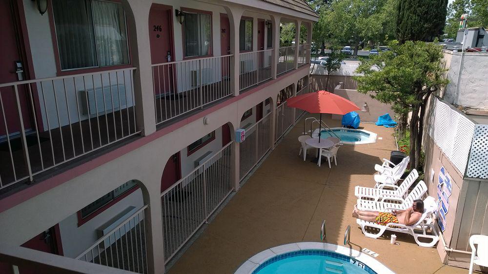 Econo Lodge Gilroy Extérieur photo